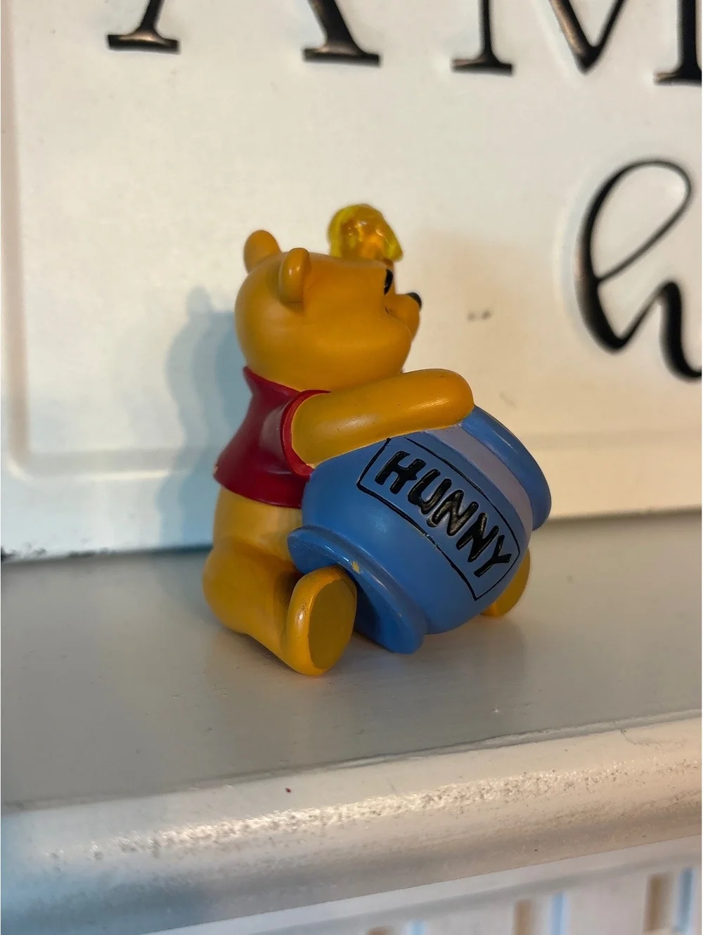 Vintage Winnie the Pooh Figurine Clock with Hunny Pot Disney
